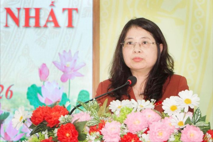 Phó Chủ nhiệm Ủy ban Pháp luật và Tư pháp Trần Hồng Nguyên trả lời kiến nghị của cử tri