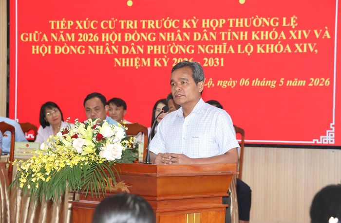 Bí thư Tỉnh ủy Quảng Ngãi Hồ Văn Niên phát biểu tại buổi tiếp xúc cử tri