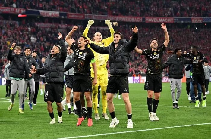 Cầu thủ PSG ăn mừng sau khi giành quyền vào chơi trận chung kết Champions league 2025/2026. Ảnh: Reuters.