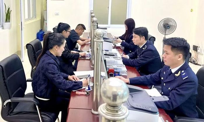 Hoạt động nghiệp vụ tại Hải quan Cửa khẩu quốc tế Trà Lĩnh.