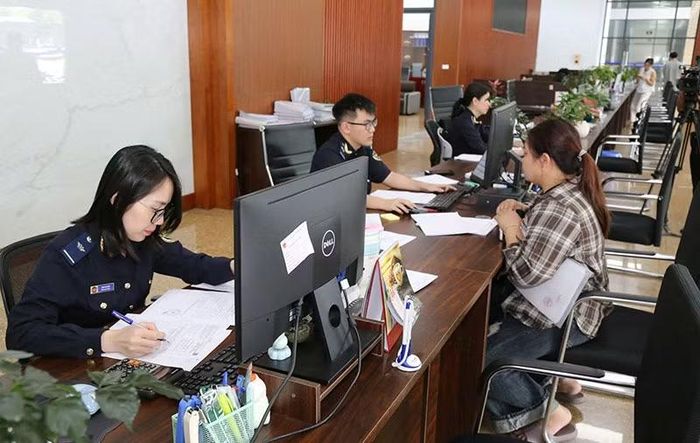 Cơ quan Hải quan tích cực rà soát, cắt giảm thủ tục hành chính tạo điều kiện cho doanh nghiệp.