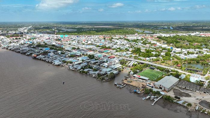  Đài Khí tượng Thủy văn lưu ý người dân ven sông các xã Năm Căn, Phan Ngọc Hiển chủ động theo dõi diễn biến thời tiết, kịp thời di dời khi có nguy cơ sạt lở.