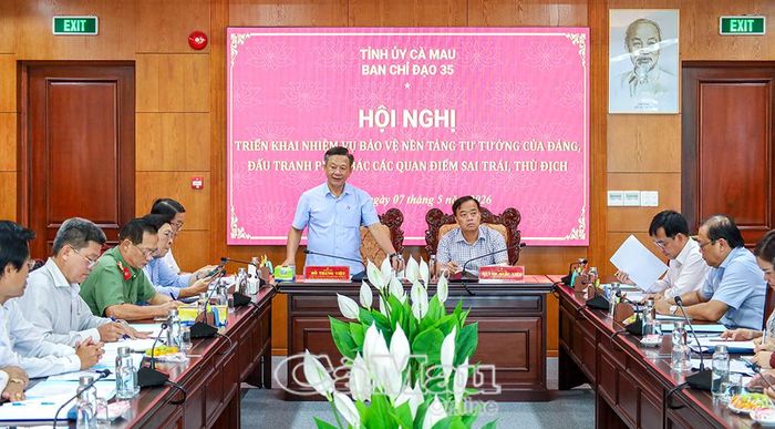 Đồng chí Hồ Trung Việt, Trưởng Ban Tuyên giáo và Dân vận Tỉnh ủy Cà Mau, nhấn mạnh: “Công tác tư tưởng phải là công tác “mở lối” trong bảo vệ nền tảng tư tưởng của Đảng.