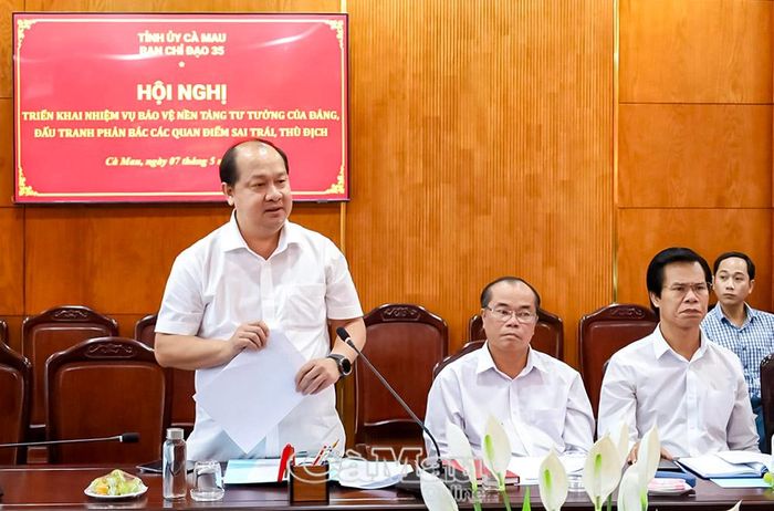 Đồng chí Nguyễn Phương Bắc, Giám đốc Sở Khoa học và Công nghệ, phát biểu gợi mở nhiều giải pháp nâng cao chuyên môn, nghiệp vụ cho đội ngũ cộng tác viên, tuyên truyền viên trong công tác viết bài phản bác các quan điểm sai trái, bảo vệ nền tảng tư tưởng của Đảng.