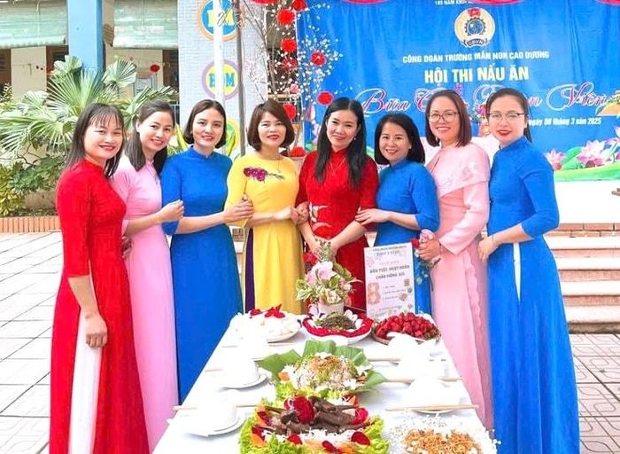 Cô Phạm Thị Hoa luôn là người truyền cảm hứng cho tập thể giáo viên nhà trường. Ảnh: DH.