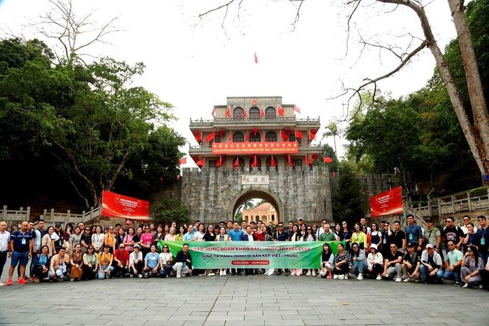 Nhiều đoàn khảo sát của các doanh nghiệp lữ hành Việt Nam tại các điểm đến Trung Quốc. Ảnh: M.H
