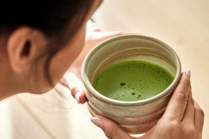 Khi sử dụng hợp lý, matcha có thể giúp duy trì nguồn năng lượng ổn định và góp phần thúc đẩy quá trình trao đổi chất.