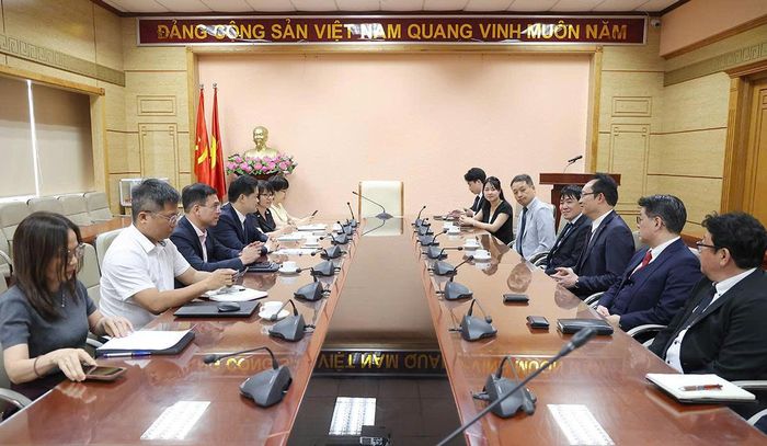 Quang cảnh buổi tiếp và làm việc.