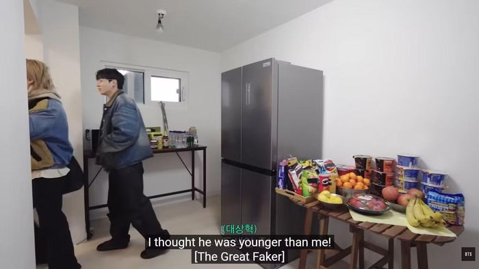 BTS là một trường hợp fanboy nổi tiếng của Faker. Đội sản xuất của chương trình BTS's Trip còn chèn hẳn chú thích "Faker vĩ đại" khi BTS thảo luận về anh.