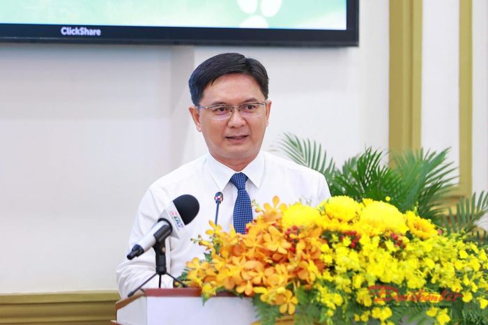 Ủy viên dự khuyết Trung ương Đảng, Phó Chủ tịch UBND TP Hồ Chí Minh Nguyễn Mạnh Cường phát biểu. Ảnh: T.Luân.