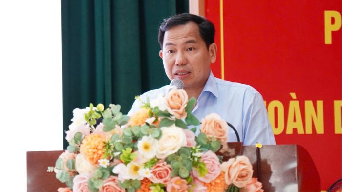  Ông Lê Quang Mạnh, Tổng thư ký Quốc hội - Chủ nhiệm Văn phòng Quốc hội, TP.HCM phát biểu tại buổi tiếp xúc cử tri. Ảnh: NGUYỄN DUY 