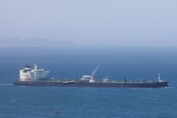 Tàu chở dầu Odessa của UAE di chuyển thành công qua eo biển Hormuz trong tuần này. Ảnh: Reuters.
