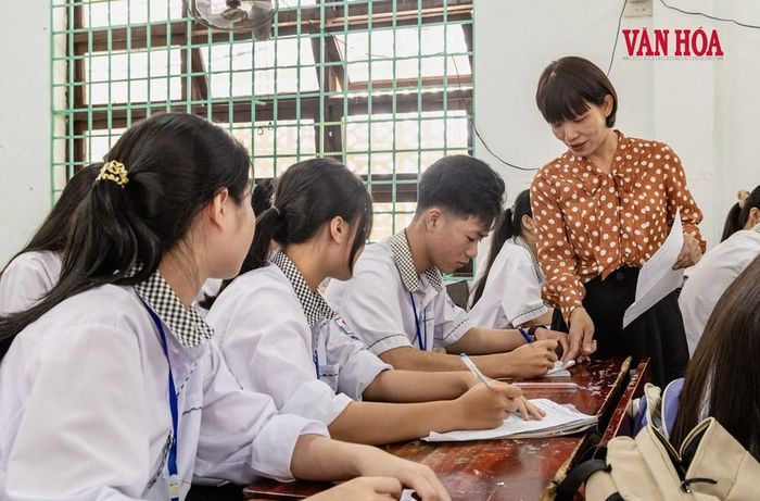 Giáo viên chủ động chỉ bảo trực tiếp cho học sinh tại lớp