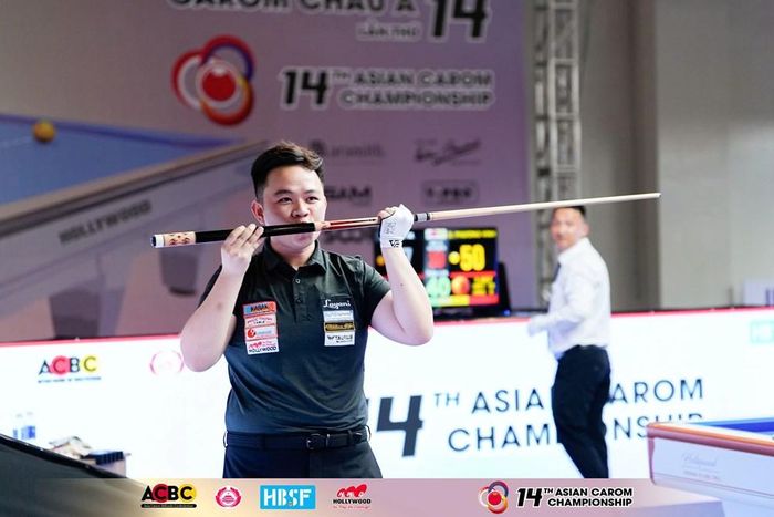 Bao Phương Vinh ăn mừng chiến thắng trước cơ thủ số 1 thế giới