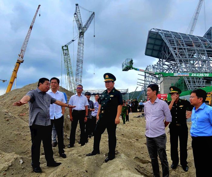 Bí thư Tỉnh ủy An Giang Nguyễn Tiến Hải tại công trường