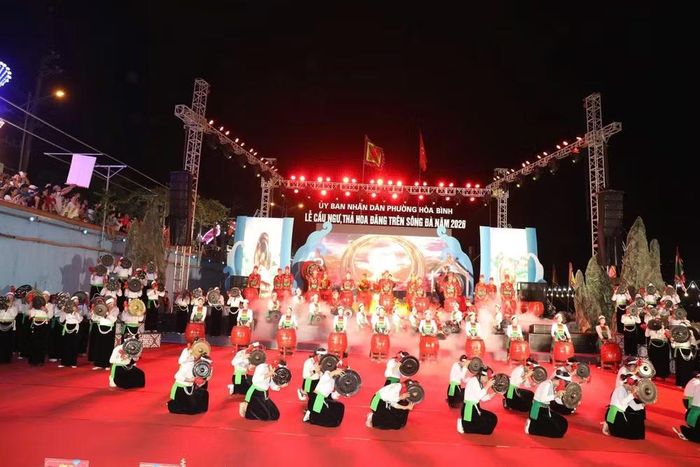Tiết mục văn nghệ trong buổi lễ.