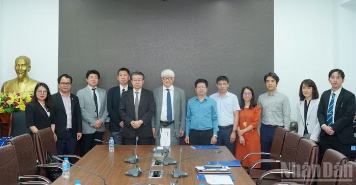 Các đơn vị trao đổi với Bộ Y tế để trao đổi về khả năng hợp tác, chuyển giao kỹ thuật điều trị.