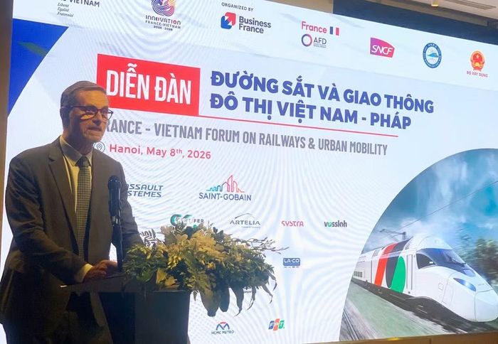 Đại sứ Pháp tại Việt Nam Olivier Brochet phát biểu tại Diễn đàn.