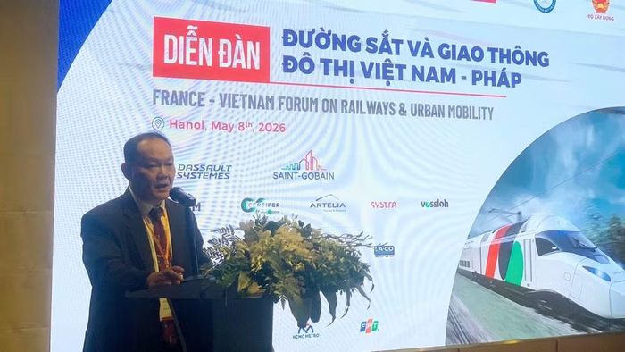 Ông Dương Hồng Anh, Phó Cục trưởng Cục Đường sắt Việt Nam phát biểu tại Diễn đàn.