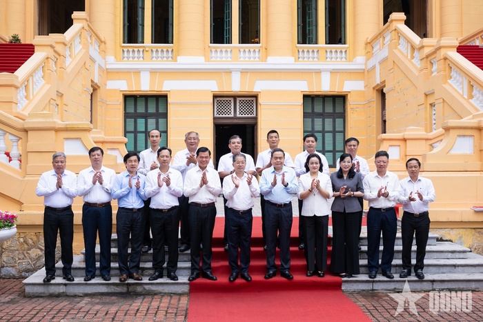  Chủ tịch Quốc hội Trần Thanh Mẫn và các đại biểu tại cuộc làm việc.