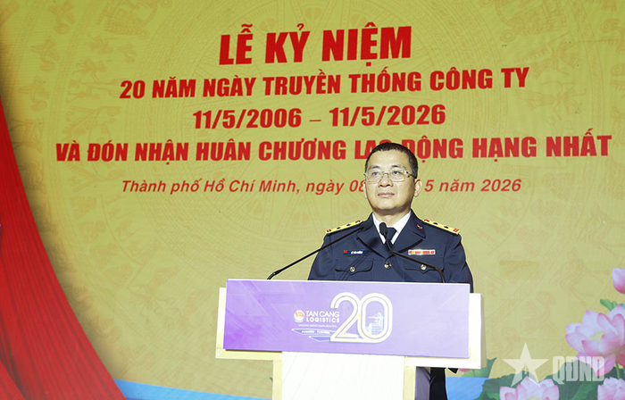 Trung tá Lê Văn Cường, Giám đốc Công ty TCL trình bày diễn văn kỷ niệm.