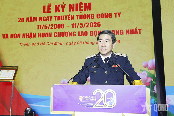 Thiếu tướng Ngô Minh Thuấn phát biểu chúc mừng Công ty TCL.