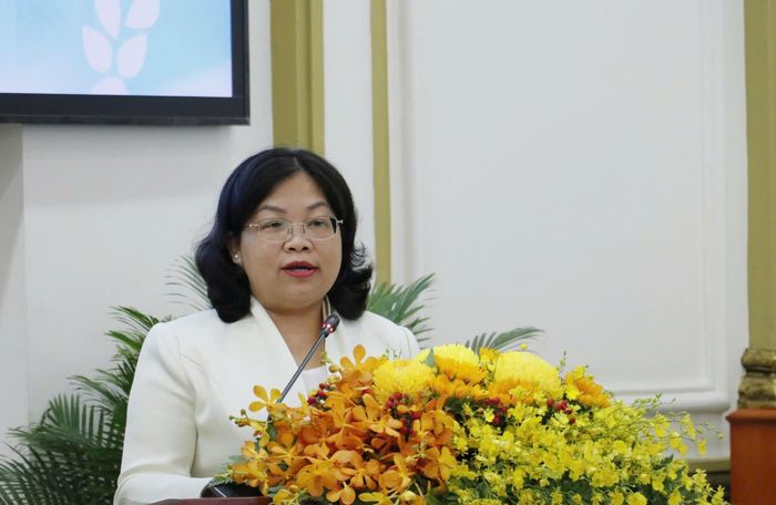  Phó Chủ tịch HĐND TPHCM Nguyễn Trường Nhật Phượng phát biểu chào mừng hội thảo. Ảnh: NGÔ BÌNH 