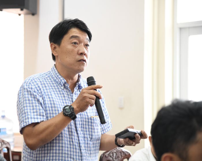 Cử tri nêu ý kiến về chính sách thuế