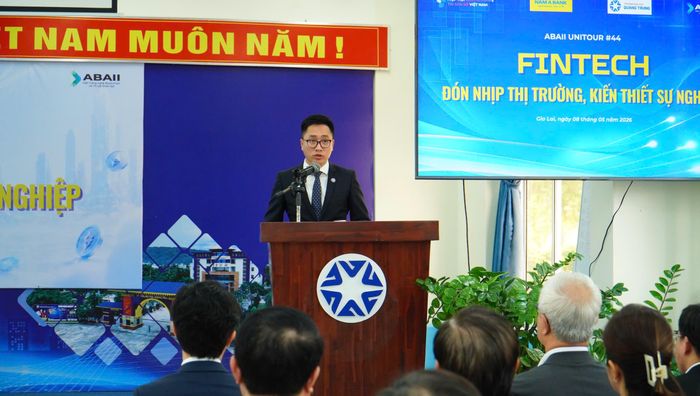 TS. Tô Bá Lâm, Hiệu trưởng Trường Đại học Quang Trung phát biểu khai mạc