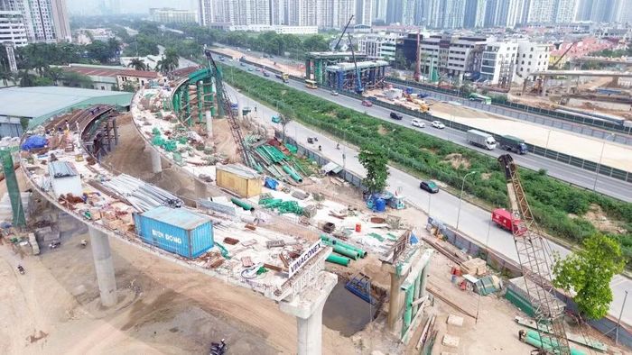 Theo thiết kế, dự án gồm hệ thống hầm chui trực thông kết hợp cầu nhánh tuabin - mô hình nút giao hiện đại thường áp dụng tại các đô thị lớn nhằm tách dòng phương tiện, giảm xung đột giao thông.