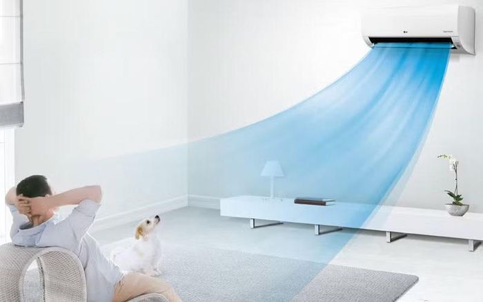Một trong những dấu hiệu rõ ràng nhất cho thấy người dùng nên thay điều hòa mới là khả năng làm mát suy giảm nghiêm trọng dù máy vẫn hoạt động liên tục, kèm theo hiện tượng tiền điện tăng bất thường trong mùa hè.