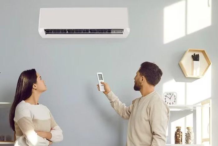 Riêng các dòng điều hòa mini-split hiện đại được đánh giá bền hơn nhờ không sử dụng hệ thống ống dẫn phức tạp, giúp tuổi thọ có thể kéo dài từ 15 đến 20 năm nếu được vệ sinh và bảo dưỡng định kỳ đúng cách.