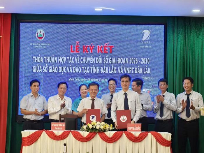 Lễ ký kết hợp tác giữa Sở GD&amp;ĐT Đắk Lắk với VNPT Đắk Lắk. (Ảnh: TH)