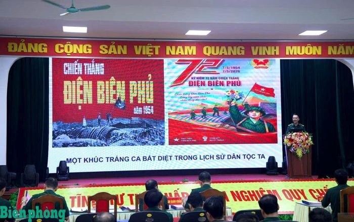 Việc ứng dụng công nghệ thông tin trong xây dựng bài giảng, trình chiếu PowerPoint, clip minh họa đã góp phần đổi mới hình thức tuyên truyền. Trong ảnh: Trung tá Trần Minh Cường, Trợ lý Tổ chức, Phòng Chính trị, Ban Chỉ huy Bộ đội Biên phòng tỉnh Hà Tĩnh tham gia phần thi thuyết trình tại Hội thi Báo cáo viên giỏi cấp Bộ Tư lệnh Bộ đội Biên phòng năm 2026. Ảnh: Xuân Khoa