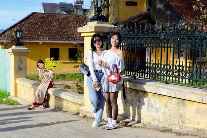 Nhiều năm nay, bốn ngôi biệt thự cổ thu hút đông đảo du khách đến check-in.