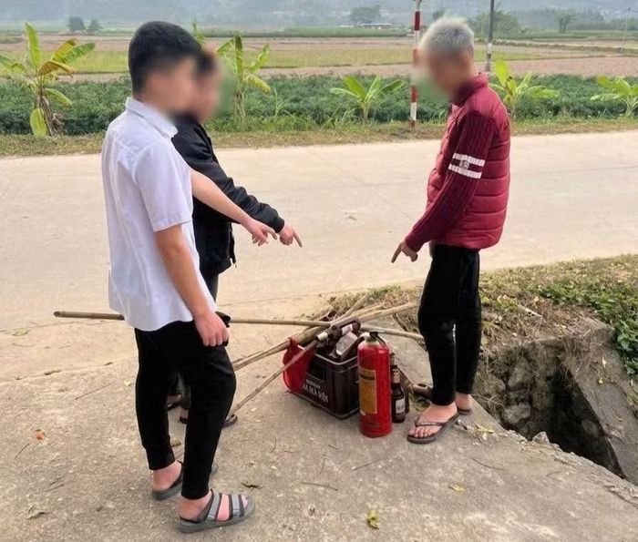 Hung khí mang theo để hỗn chiến.