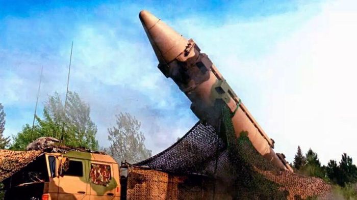 Tên lửa DF-26 được mệnh danh là "sát thủ đảo Guam - Guam Killer" với tầm bắn xa khoảng 4.000 - 5.000km. Ảnh: SCMP