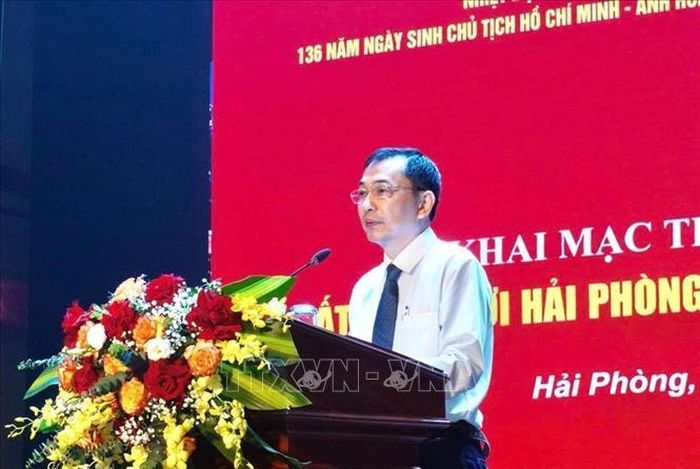 Phó Giám đốc Sở Văn hóa, Thể thao và Du lịch Hải Phòng Vũ Khắc Lịch phát biểu khai mạc triển lãm.