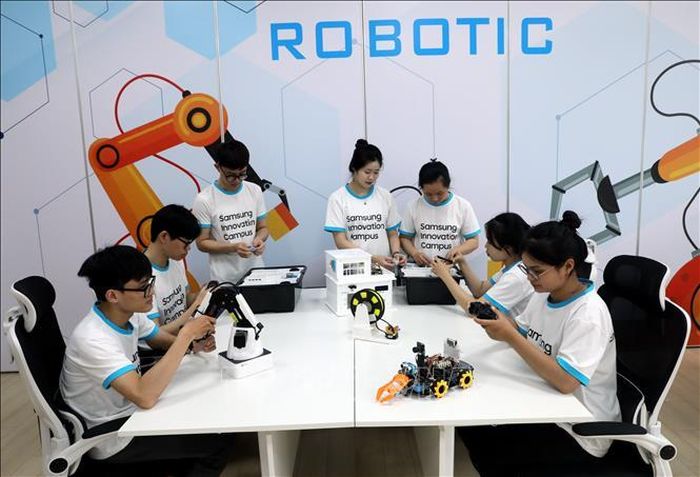Buổi thực hành về công nghệ cao của Chương trình Samsung Innovation Campus tại Trường Cao đẳng Công nghệ Việt - Hàn Bắc Giang.