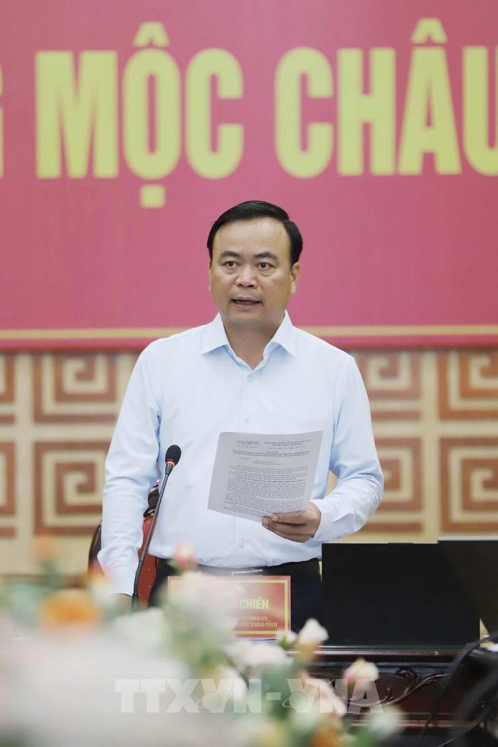 Phó Chủ tịch Thường trực UBND tỉnh Sơn La Hà Trung Chiến phát biểu chỉ đạo buổi làm việc. Ảnh: Trọng Đạt-TTXVN