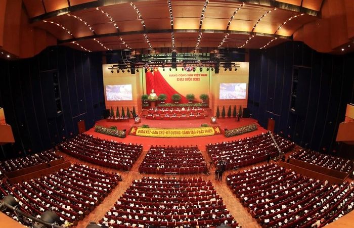 Đại hội XIII của Đảng khẳng định yêu cầu kiên định và bảo vệ vững chắc nền tảng tư tưởng của Đảng trong tình hình mới. Nguồn ảnh: TTXVN