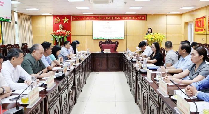 Các đại biểu tham dự hội nghị gặp mặt Đoàn đại biểu tỉnh Bắc Ninh dự Đại hội đại biểu toàn quốc MTTQ Việt Nam lần thứ XI. 