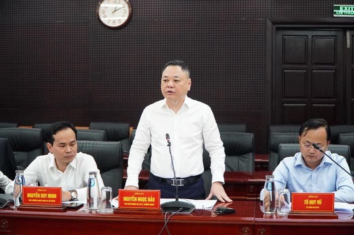 Phó Chủ nhiệm Ủy ban Kinh tế và Tài chính của Quốc hội Nguyễn Ngọc Bảo phát biểu kết luận buổi làm việc. Ảnh: VINH ANH