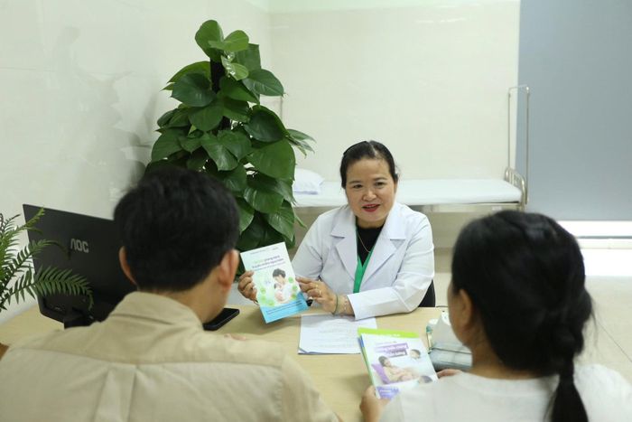 Tầm soát trước hôn nhân và trước khi mang thai góp phần giảm nguy cơ trẻ sinh ra mắc Thalassemia. Ảnh: Trung tâm Kiểm soát bệnh tật thành phố Đà Nẵng