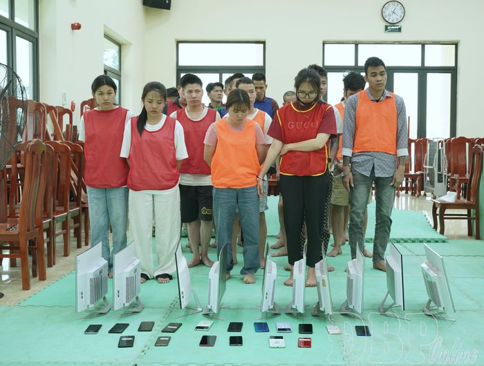 Các đối tượng cùng tang vật bị thu giữ trong chuyên án 426H.