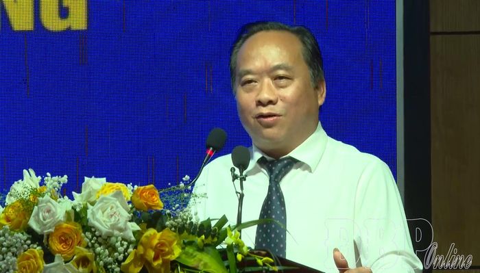 Phó Chủ tịch UBND tỉnh Điện Biên Nguyễn Minh Phú phát biểu tại Hội nghị.
