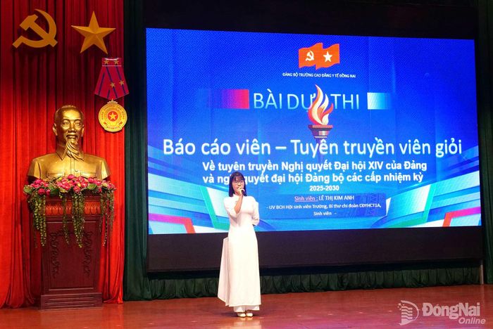 Thí sinh là sinh viên dự thi. Ảnh: Hạnh Dung