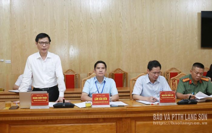 Giám đốc Sở Dân tộc và Tôn giáo phát biểu tại buổi làm việc