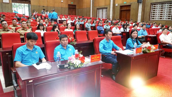 Các đại biểu dự hội nghị.