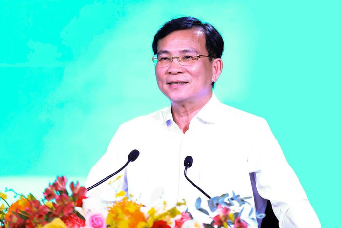 Phó Bí thư Tỉnh ủy, Chủ tịch UBND tỉnh Lâm Đồng Hồ Văn Mười quán triệt văn bản của Ban Thường vụ Tỉnh ủy về kế hoạch phát triển kinh tế - xã hội gắn với mục tiêu tăng trưởng “2 con số”